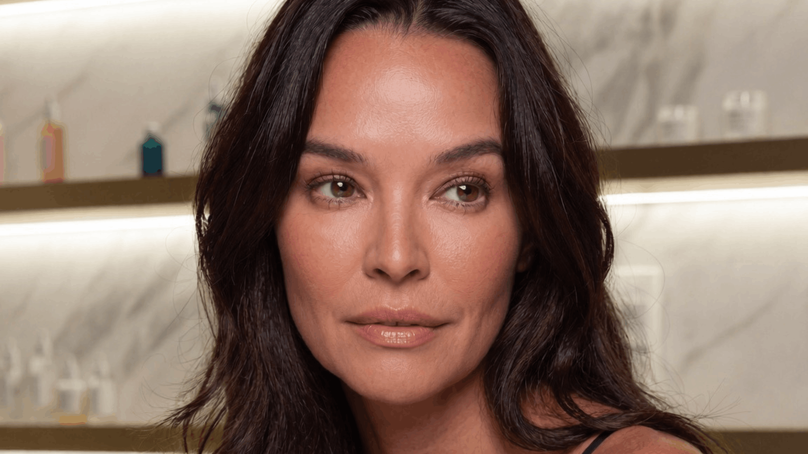 Why Your Skincare Stopped Working After 35 (Even If You Didn’t Change Anything)